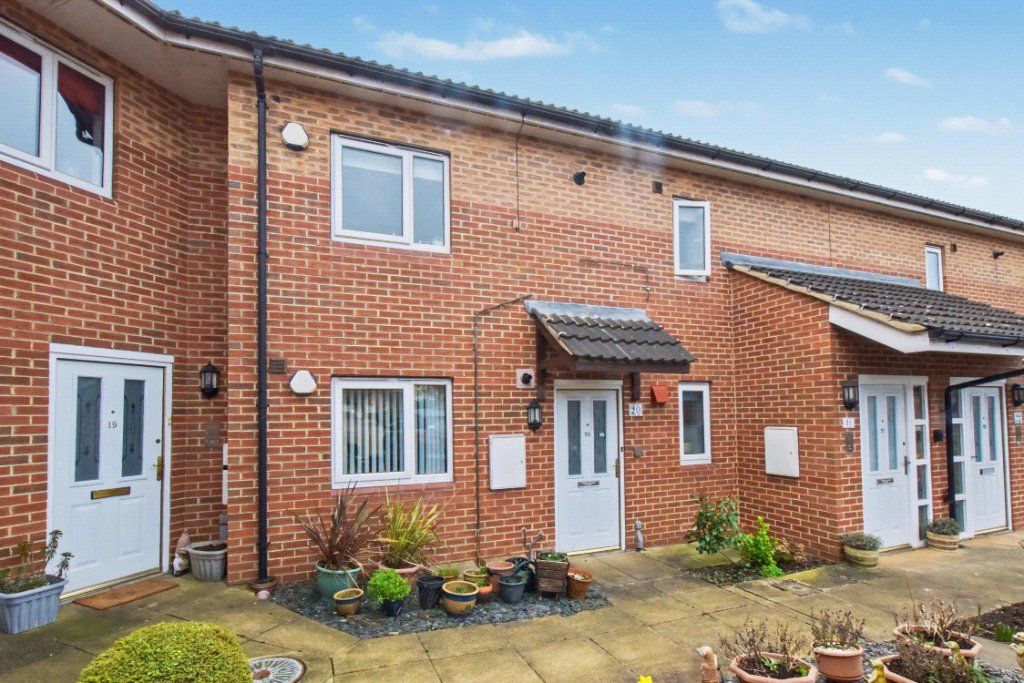 2 bed flat for saleLangton Green, Leeds, West Yorkshire LS12