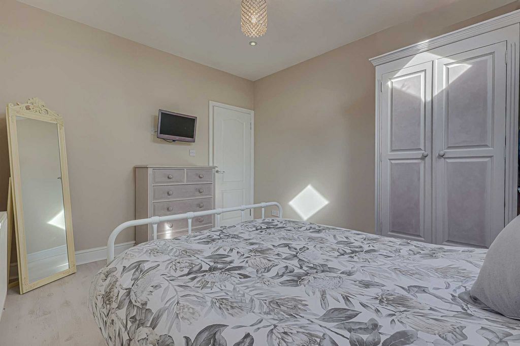Additional image 34 of 5 bed detached house for saleHigh Road, Benfleet SS7