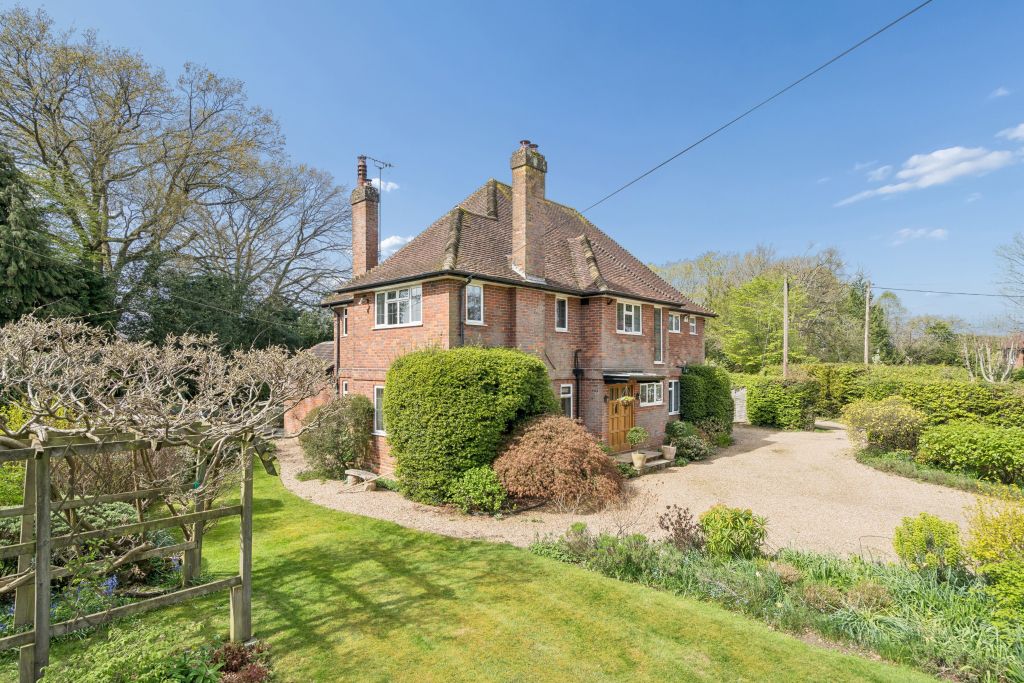 5 bed detached house for saleStubbs Wood, Chesham Bois, Amersham HP6