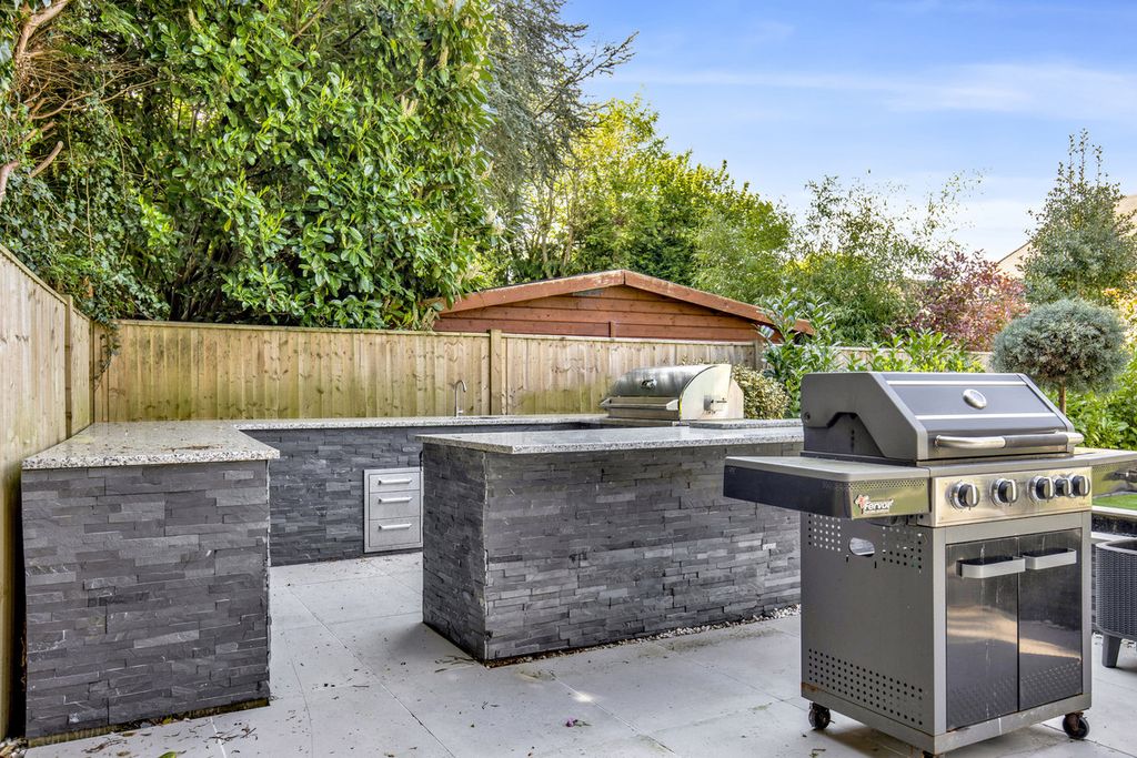 Additional image 10 of 5 bed detached house for saleWoodmansterne Lane, Banstead SM7