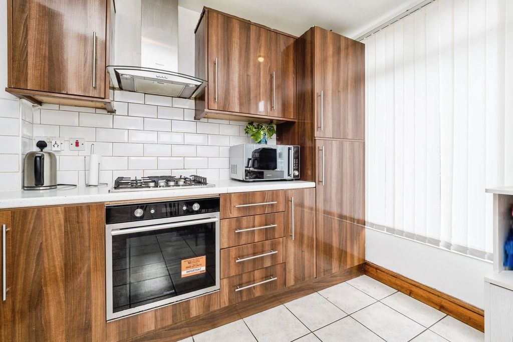 Additional image 6 of 3 bed terraced house for saleSt Thomas Gardens, Ilford IG1