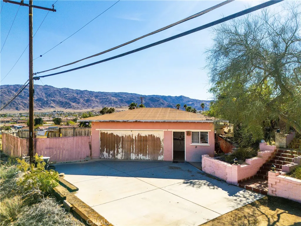 Additional image 79 of 73666 Desert Trail Dr, 29 Palms, CA 92277