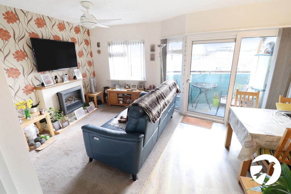 Additional image 4 of 2 bed flat for saleAlbert Road, Belvedere DA17