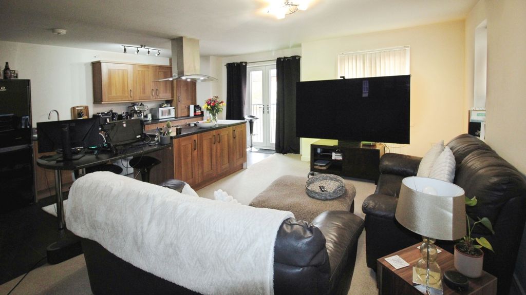 Additional image 10 of 2 bed flat for salePeterson Drive, Grimsby DN36
