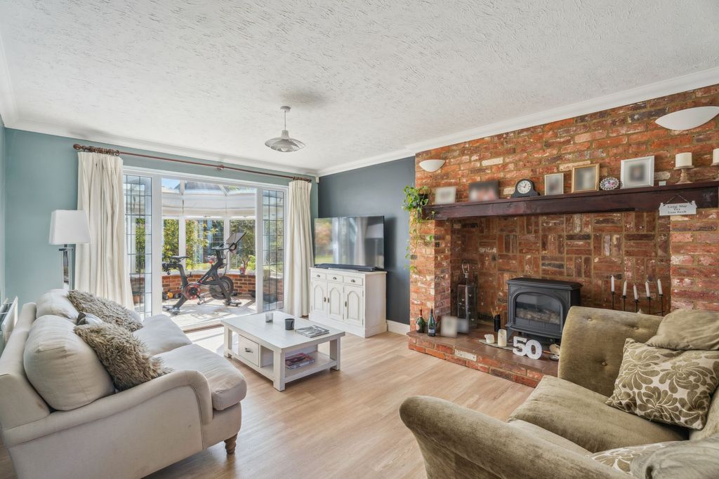 Additional image 3 of 4 bed detached house for saleThe Glebe, Weston Turville HP22