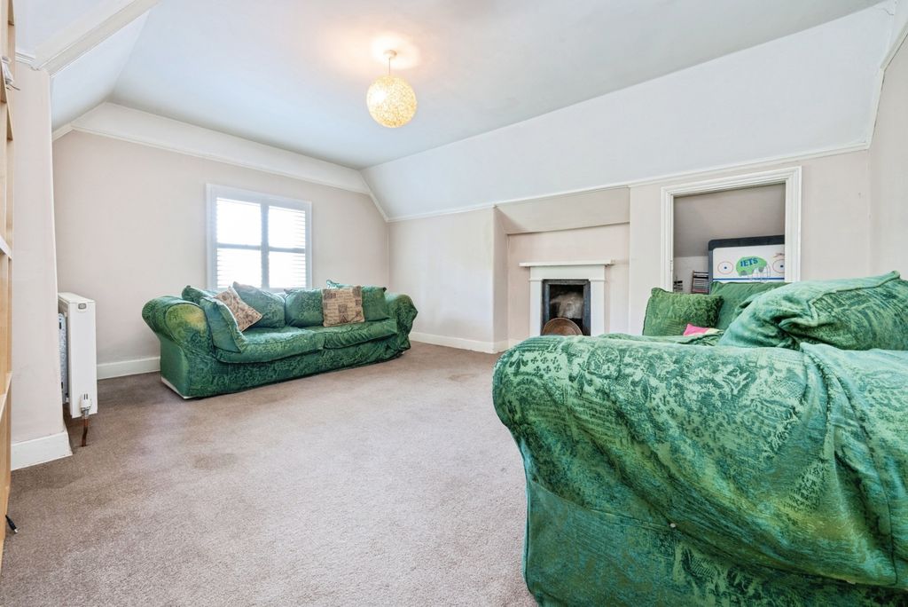 Additional image 20 of 11 bed detached house for saleLansdowne Road, Bedford, Bedfordshire MK40