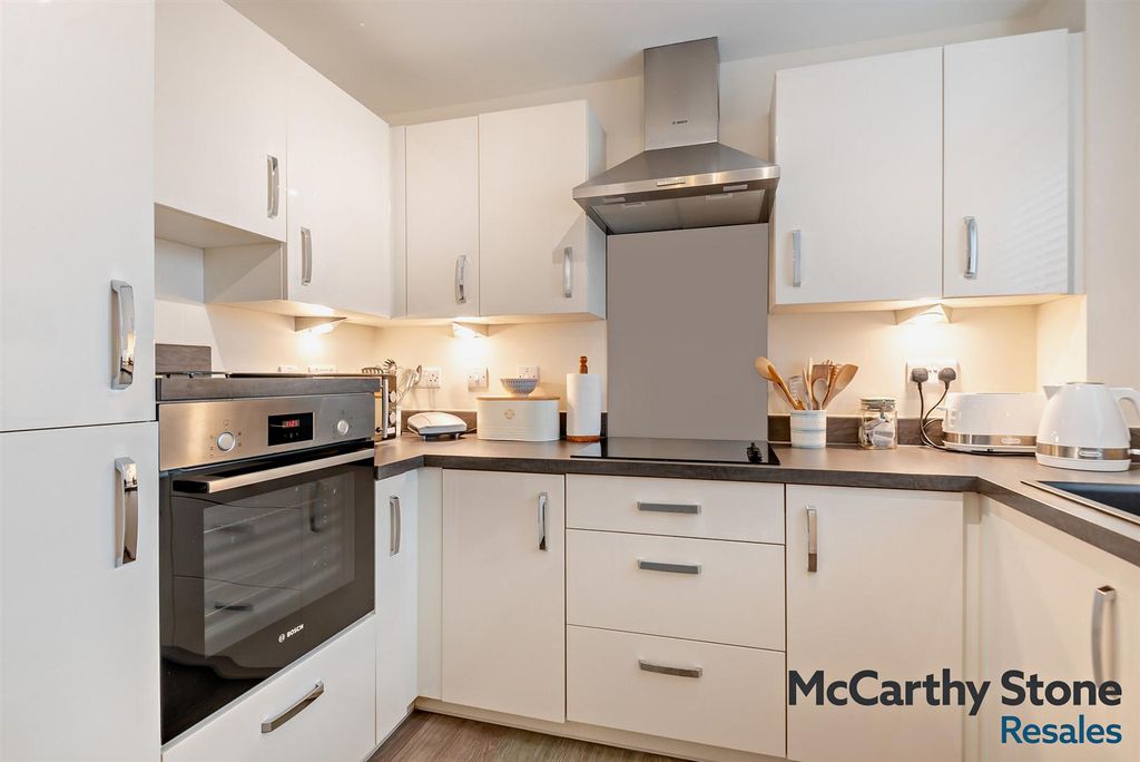 Additional image 10 of 1 bed flat for saleWayfarer Place, The Dean, Alresford SO24