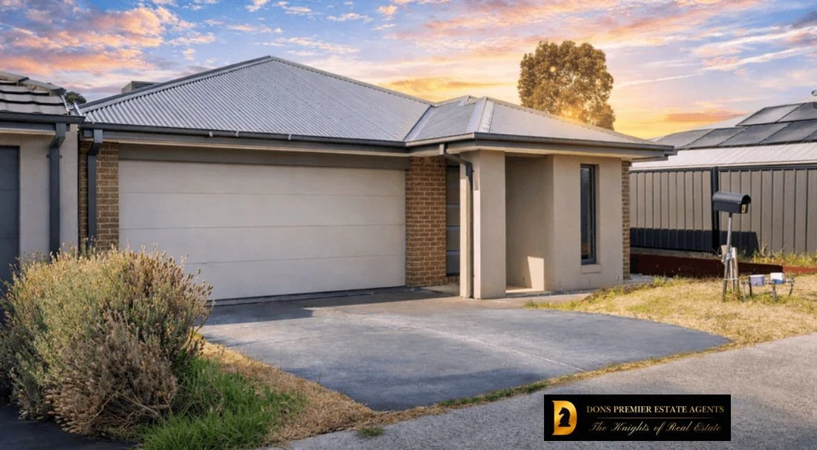 4 Salim Wy, Clyde North VIC 3978