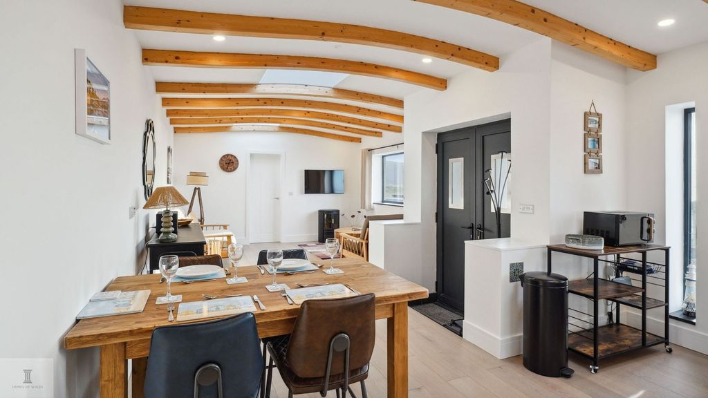 Additional image 15 of 1 bed property for saleHafan Y Traeth, Marine Parade, Barmouth LL42