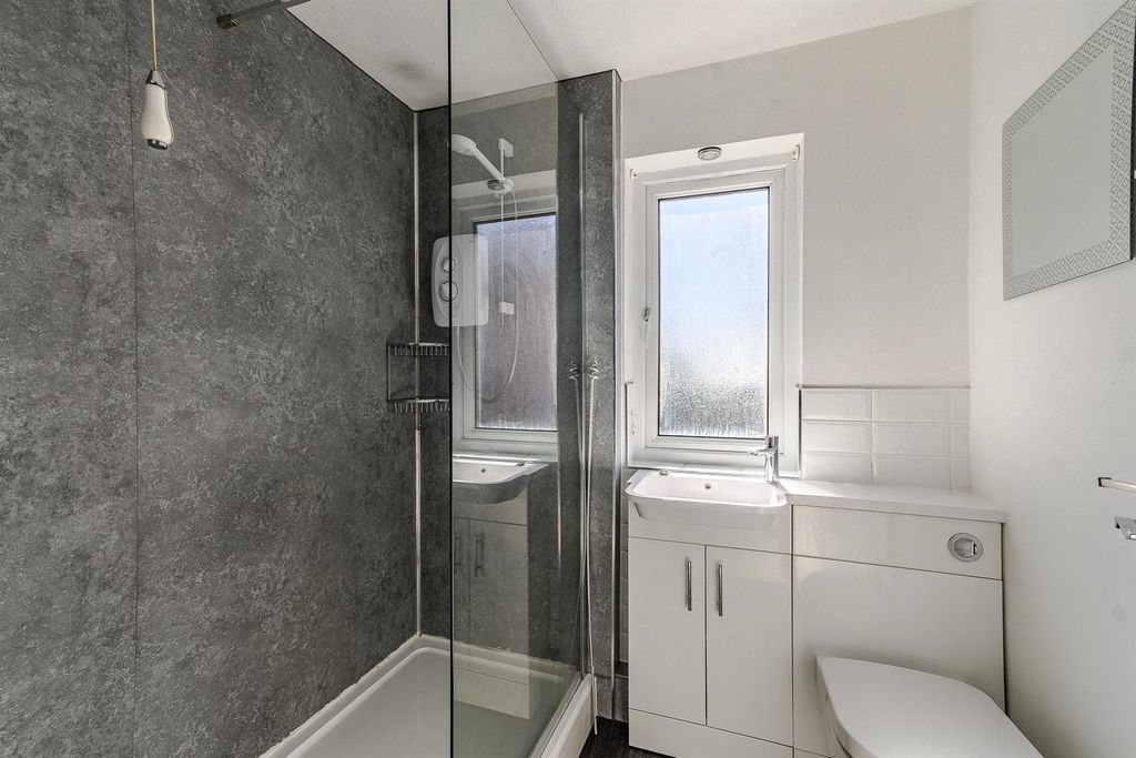 Additional image 5 of 1 bed flat for salePark Road, Barry CF62