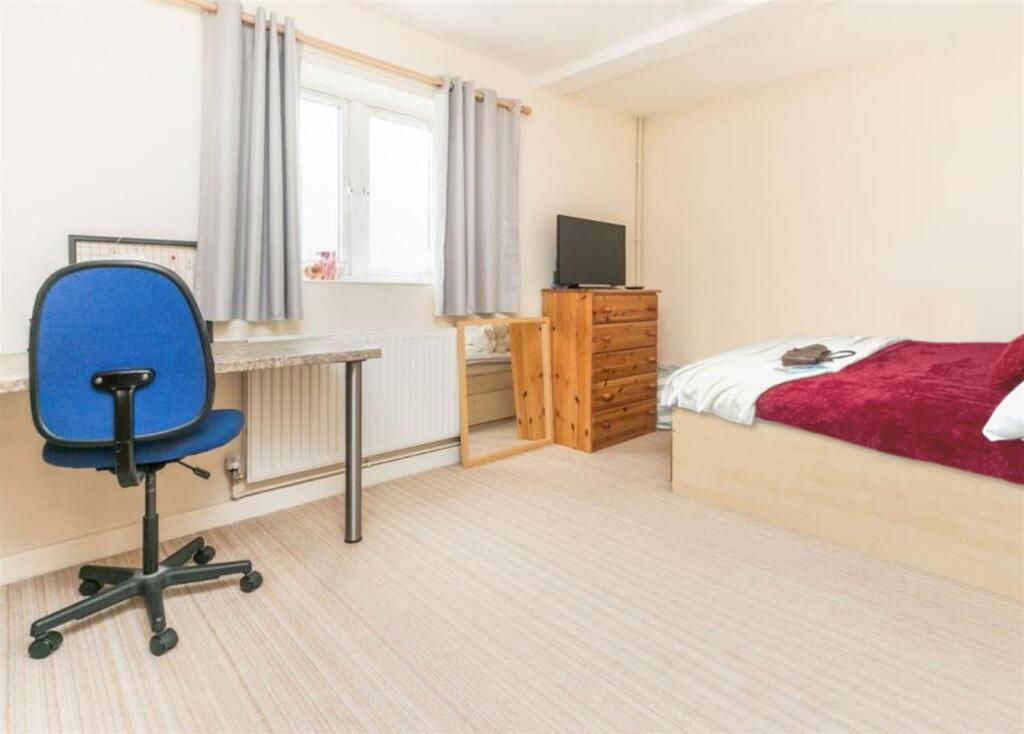 Apartment 13, The Brook photo 4