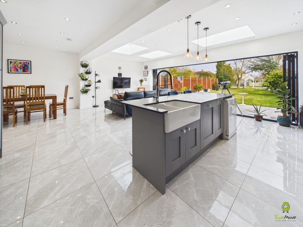 Additional image 5 of 4 bed semi-detached house for saleLong Lane, Bexleyheath DA7
