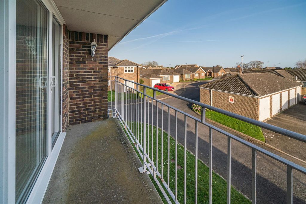 Additional image 3 of 2 bed flat for saleGrange Gardens, Bembridge PO35