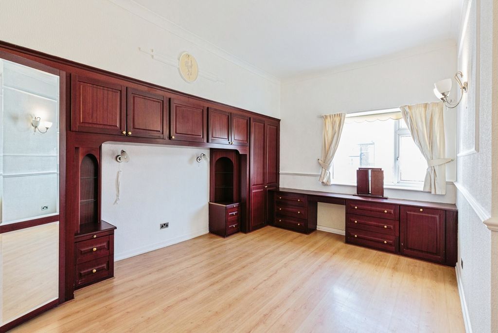 Additional image 12 of 3 bed flat for saleNorth Promenade, Lytham St. Annes, Lancashire FY8