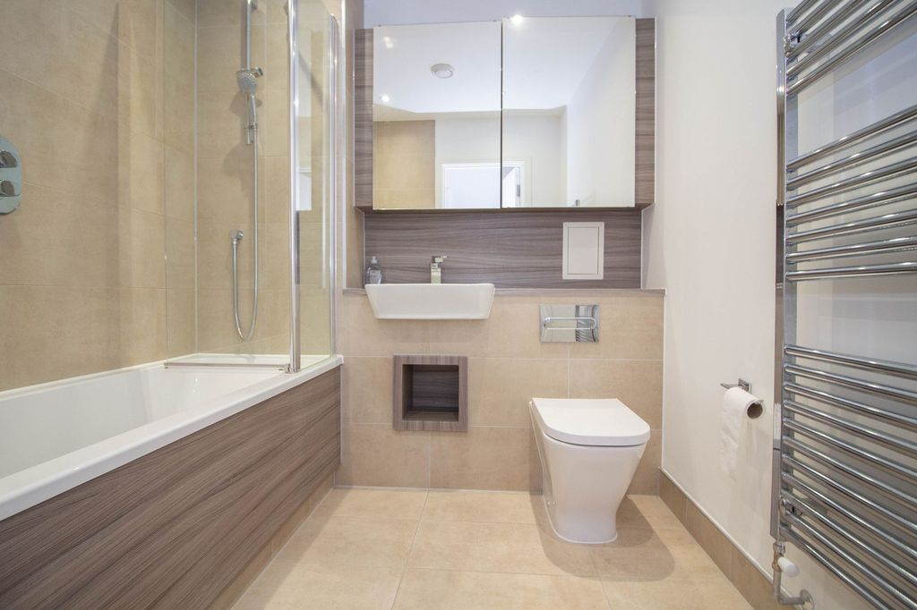 Additional image 9 of 2 bed flat for salePrestwick Road, South Oxhey, Watford WD19