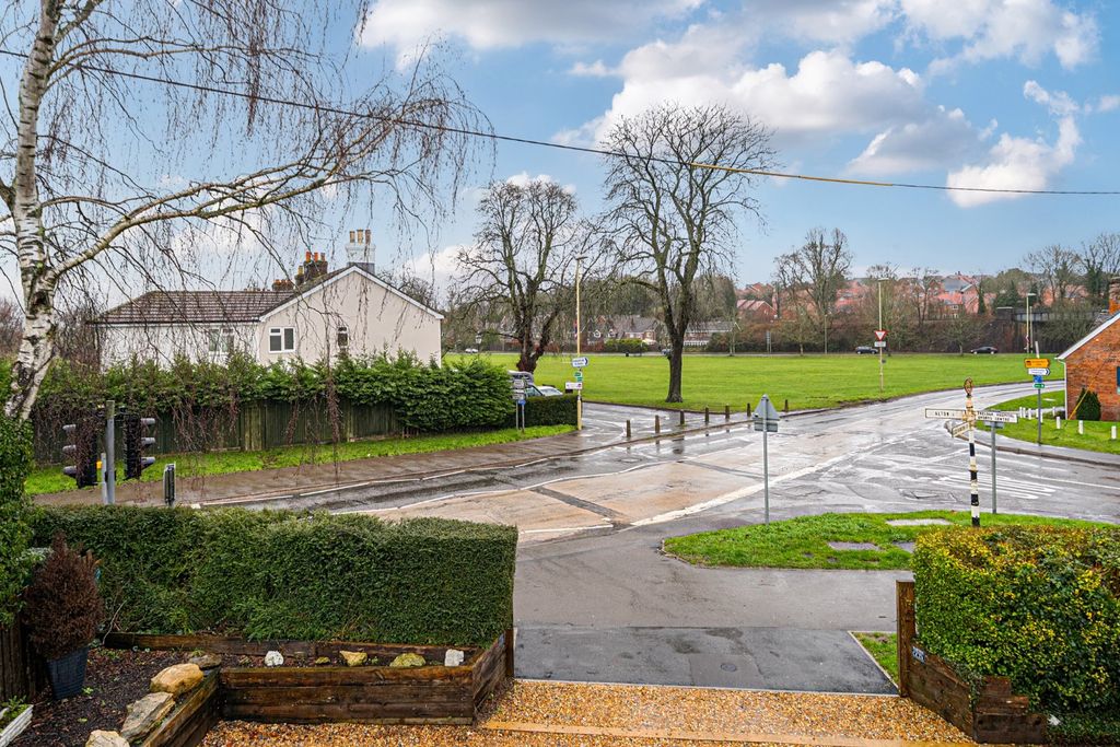 Additional image 23 of 4 bed semi-detached house for saleWhitedown Lane, Alton GU34