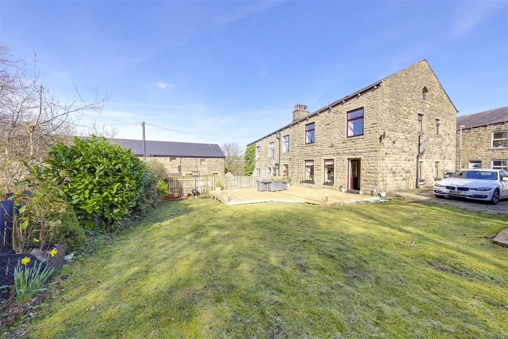 5 bed semi-detached house for saleKimberley Street, Bacup, Rossendale OL13