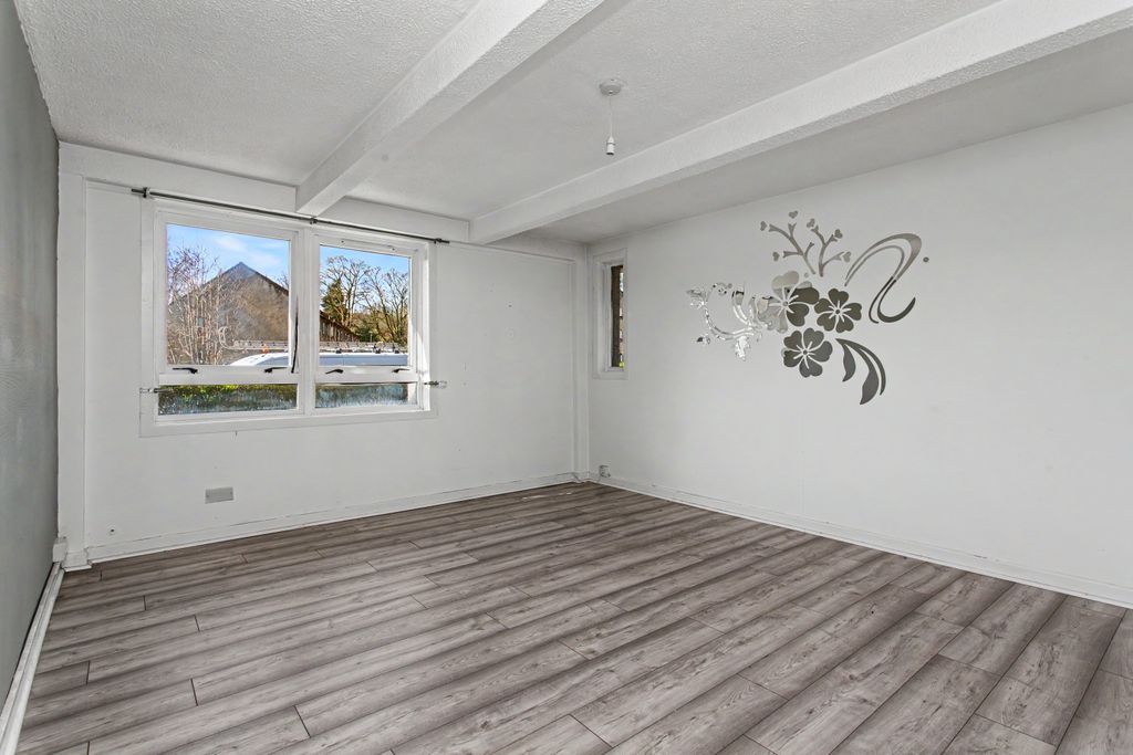 Additional image 2 of 2 bed flat for sale9B, Fulton Crescent, Kilbarchan PA10