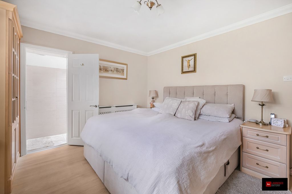 Additional image 7 of 5 bed detached house for saleLee Chapel Lane, Basildon SS16