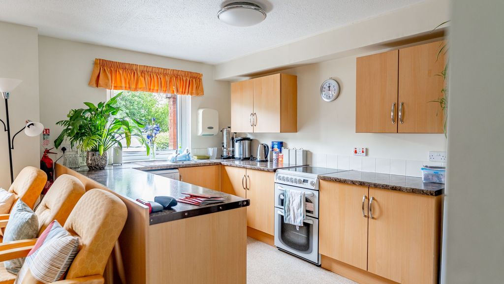 Additional image 13 of 1 bed property for saleElm Court, Milngavie G62
