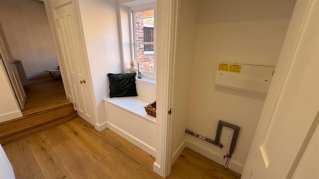 Additional image 15 of 1 bed flat for saleHigh Street, Banbury OX16