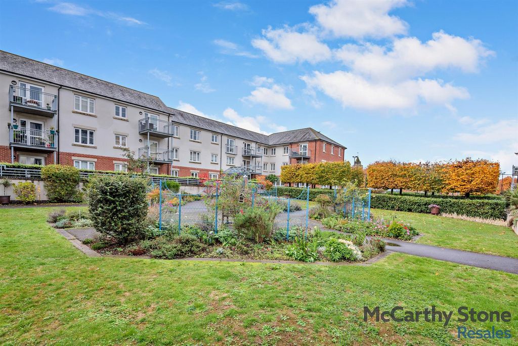 Additional image 13 of 2 bed flat for saleLady Susan Court, New Road, Basingstoke RG21