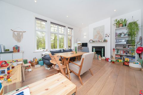Whitton Road TW1