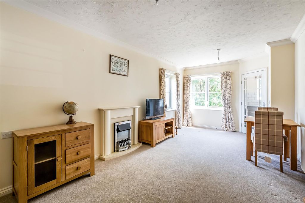 Additional image 3 of 1 bed property for saleLeatherhead Road, Ashtead KT21