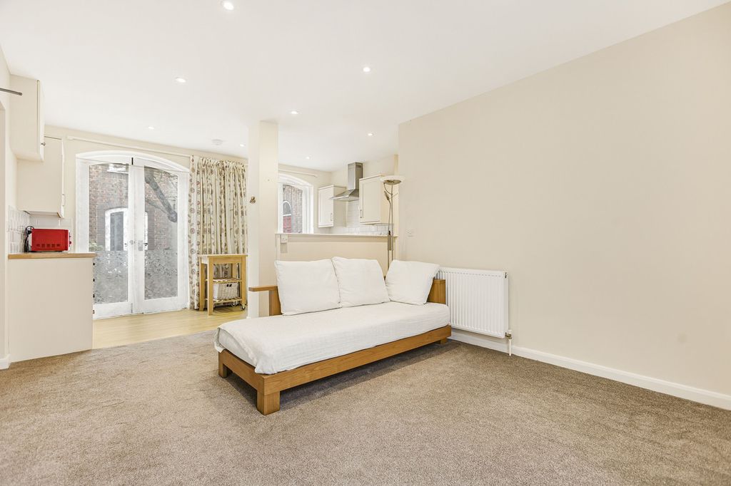 Additional image 8 of 2 bed flat for saleLombard Street, Abingdon OX14