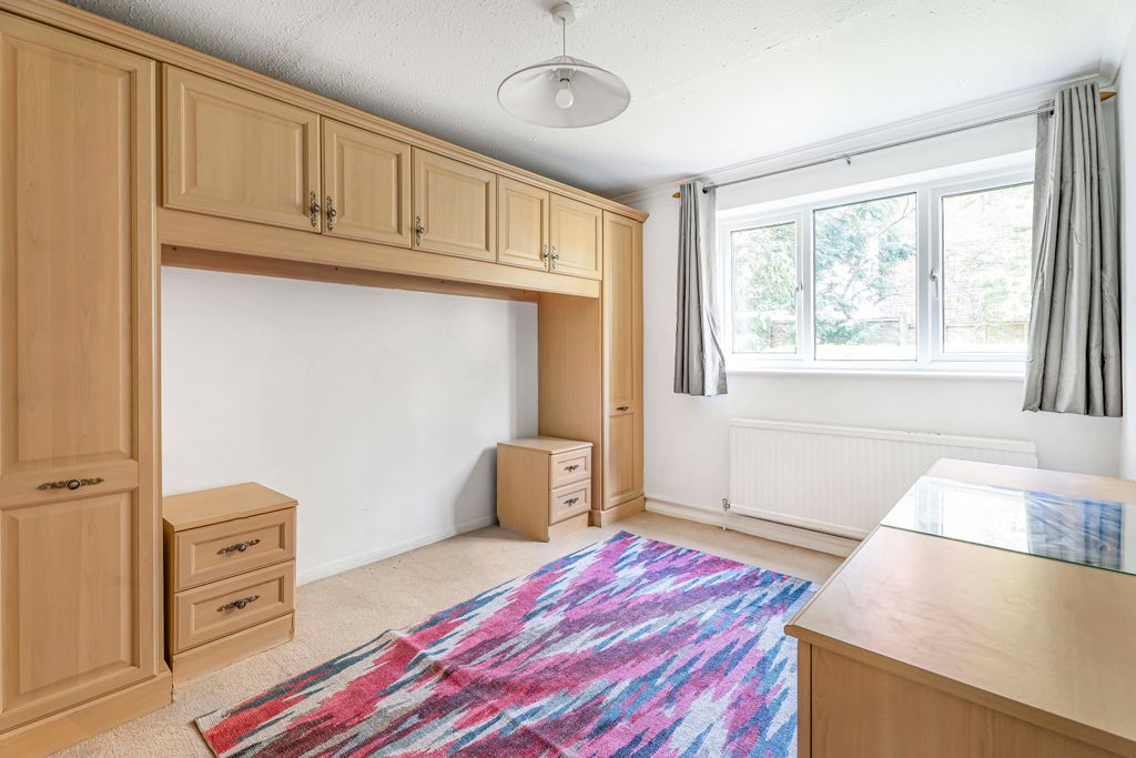 Additional image 6 of 2 bed flat for saleSt Johns Well Court, Berkhamsted HP4