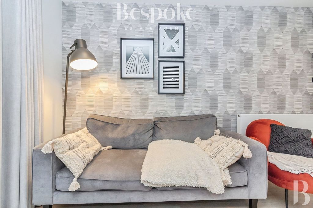 Additional image 7 of 2 bed flat for saleSunapee Road, Reading RG2