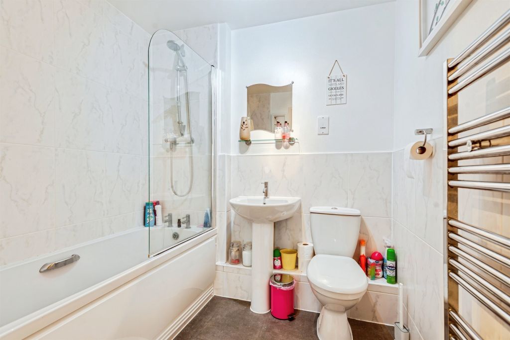 Additional image 10 of 2 bed flat for saleThornhill Close, Carterton OX18