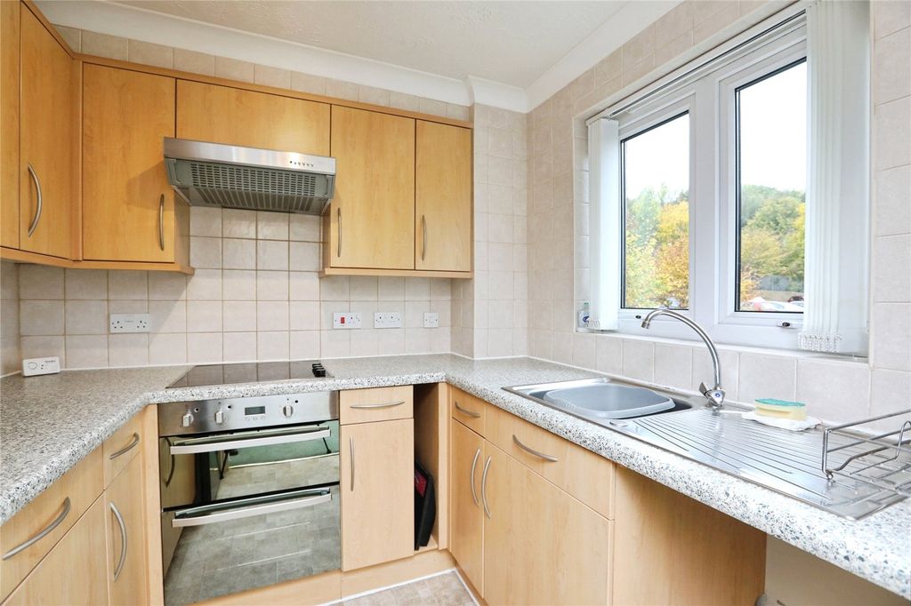 Additional image 3 of 1 bed flat for saleWoodlands Court (Chatham), Chatham ME5