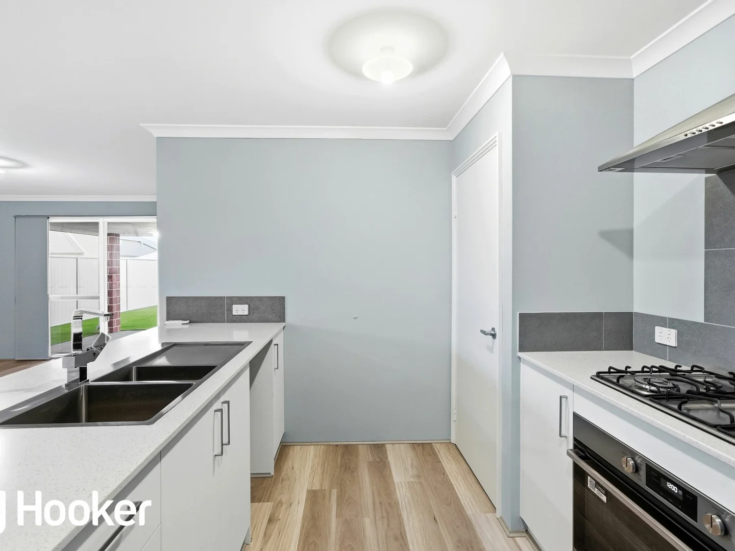 84 Warhol Way, Alkimos WA 6038 photo 5
