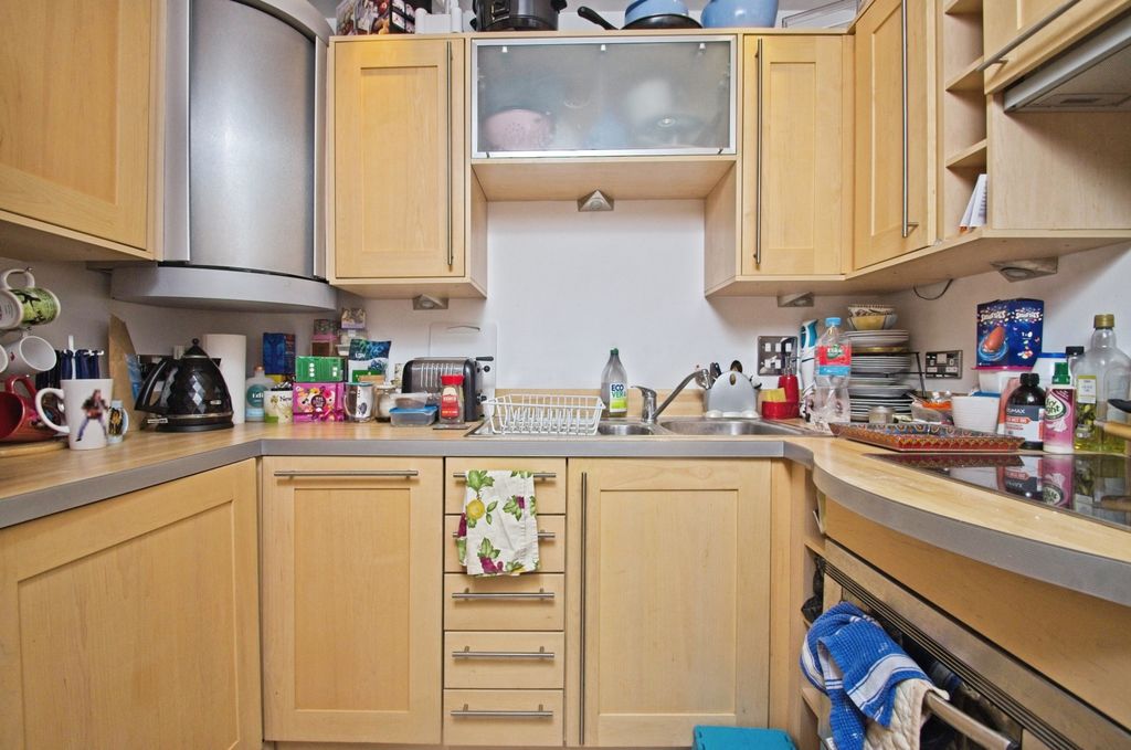 Additional image 5 of 2 bed flat for saleHavannah Street, Cardiff CF10