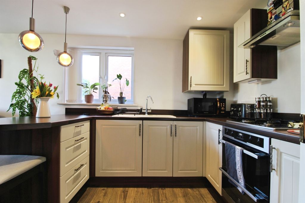 Additional image 4 of 2 bed flat for saleFfordd Y Mileniwm, Barry CF62