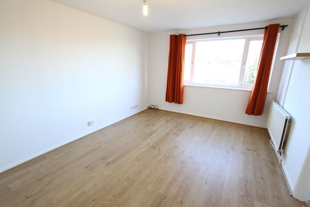 Additional image 6 of 2 bed flat for saleOld Parr Close, Banbury OX16