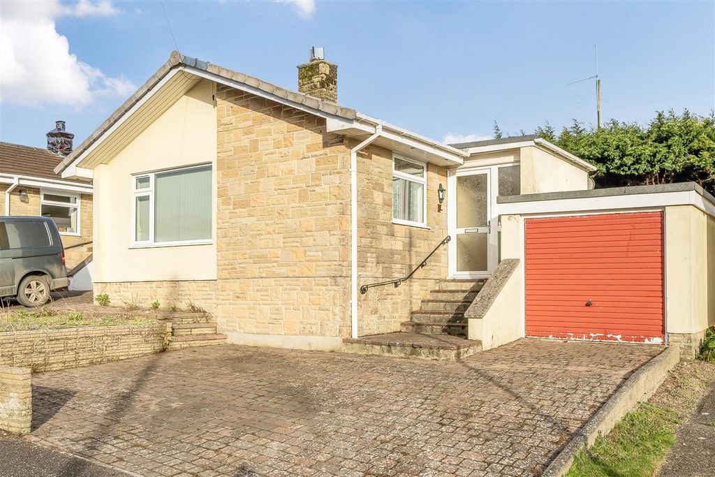3 bed detached bungalow for saleFosseway Close, Axminster EX13