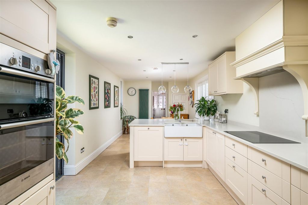 Additional image 2 of 5 bed semi-detached house for saleCastle Road, Bedford MK40