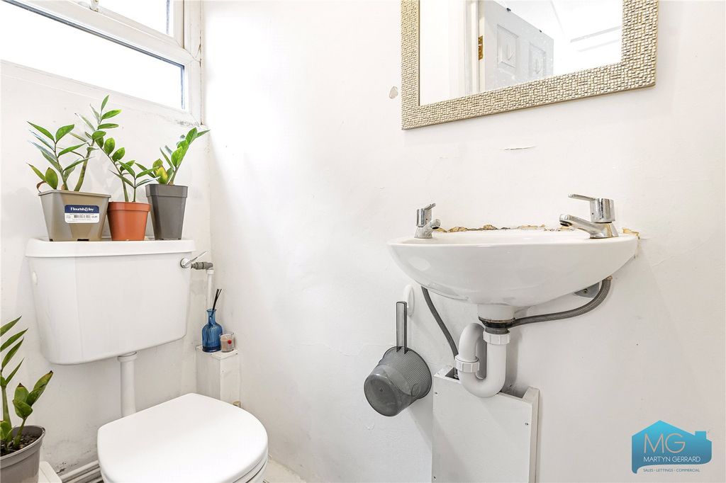 Additional image 12 of 4 bed semi-detached house for saleWood Street, Barnet EN5
