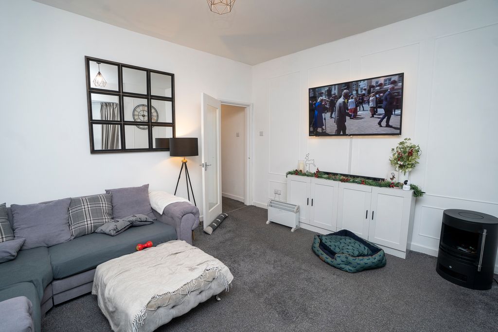 Additional image 3 of 3 bed flat for saleHigh Street, Llangefni LL77