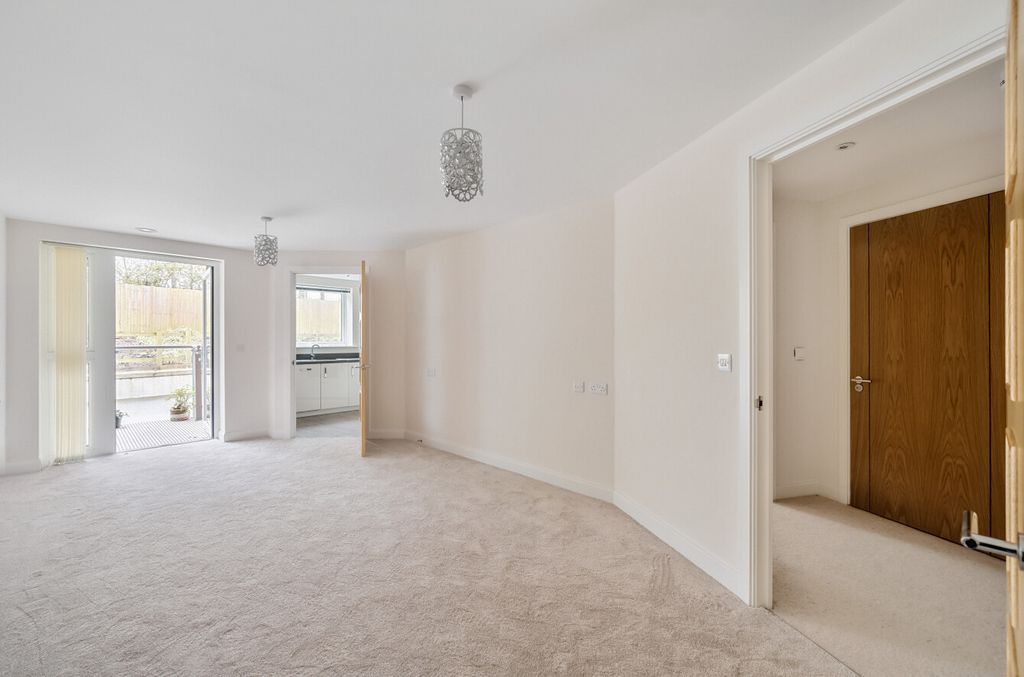 Additional image 4 of 1 bed flat for saleThe Dean, Alresford, Hampshire SO24