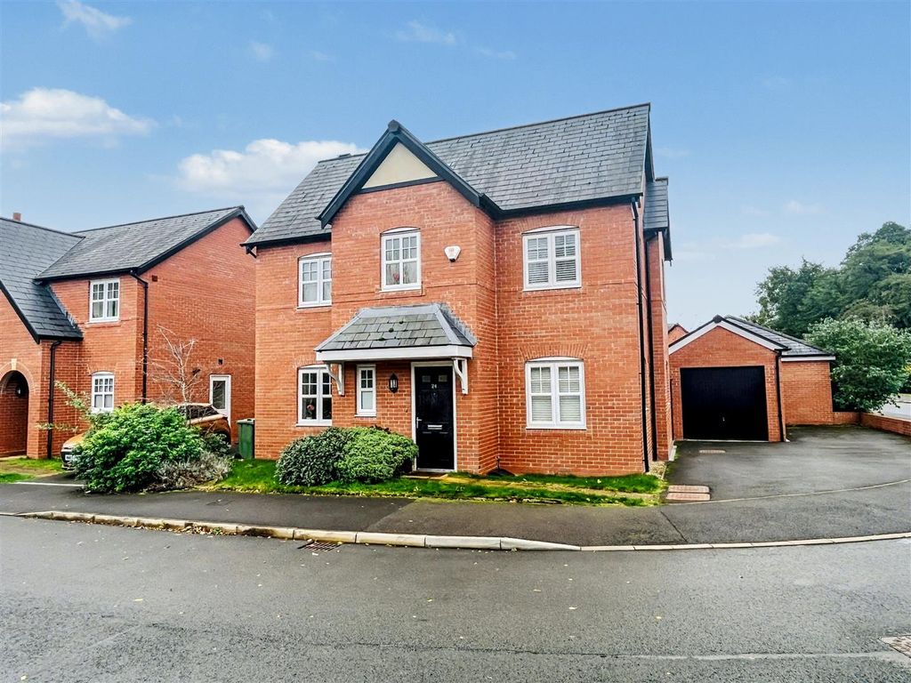 4 bed detached house for salePlantin Road, Altrincham WA14