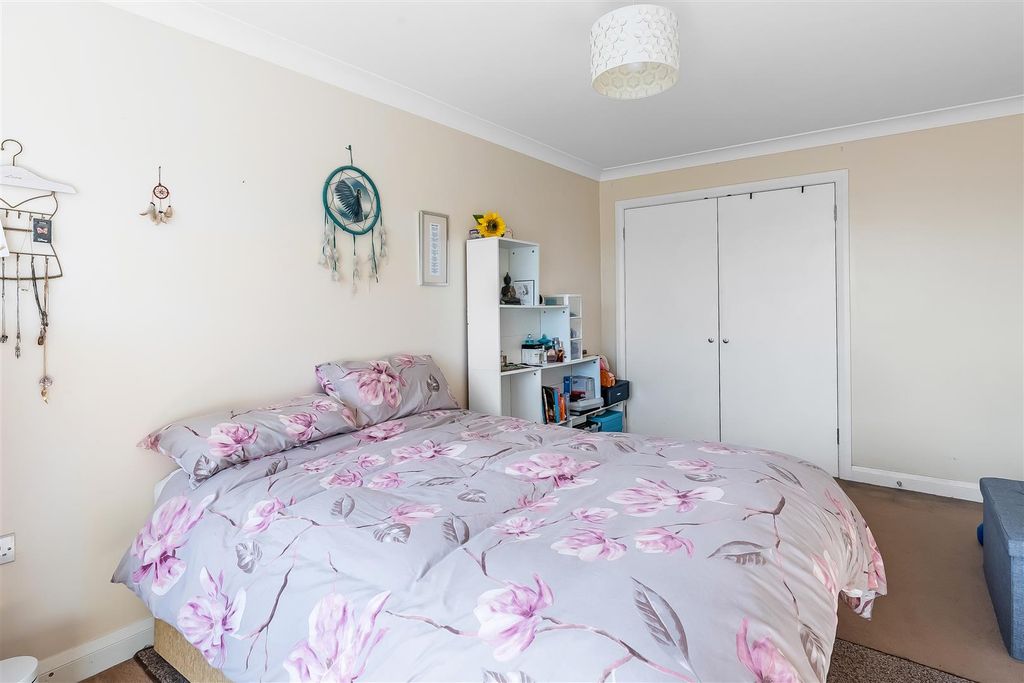 Additional image 9 of 2 bed flat for saleThe Street, Ashtead KT21