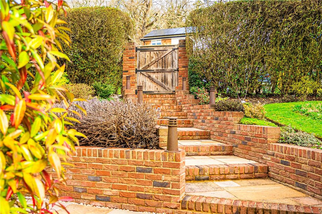 Additional image 6 of 5 bed detached house for saleGaveston Drive, Berkhamsted, Hertfordshire HP4