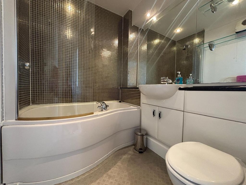 Additional image 14 of 2 bed flat for salePentre Doc Y Gogledd, Llanelli SA15
