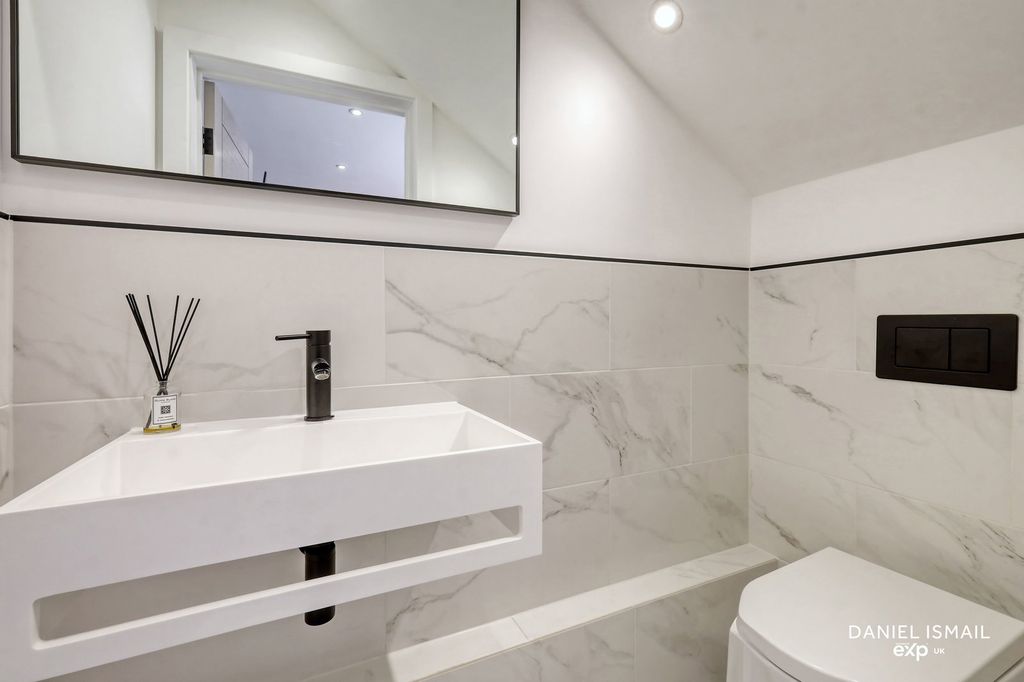 Additional image 23 of 5 bed detached house for saleGreat Berry Lane, Langdon Hills, Basildon SS16