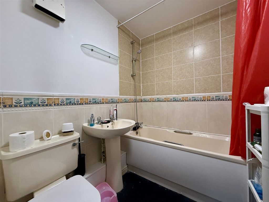 Additional image 6 of 2 bed flat for saleOliver House, Wain Avenue, Chesterfield S41