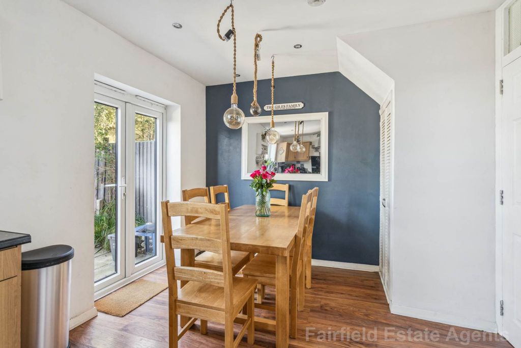Additional image 7 of 4 bed terraced house for saleLongcliffe Path, South Oxhey, Watford WD19