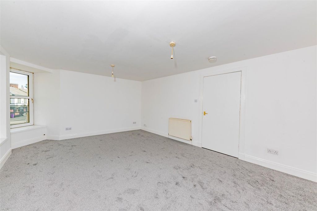 Additional image 4 of 2 bed flat for saleWest Grimsby, Arbroath DD11